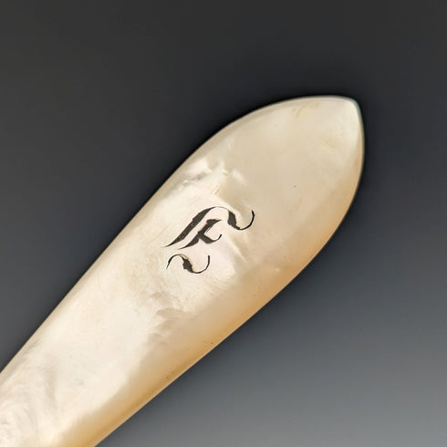 19 世紀末英國古董白色珍珠柄水果餐具 6 對套裝帶托盤